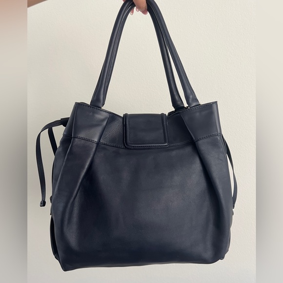 Bally Switzerland Dark Lapis Calf Plain Cochi Handbang - Picture 3 of 16